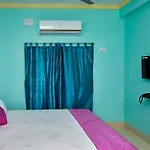 Deb Guest House And Banquet Hall