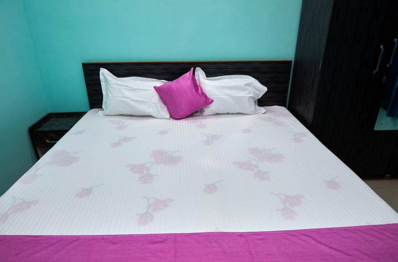 Deb And Banquet Hall Guest house *