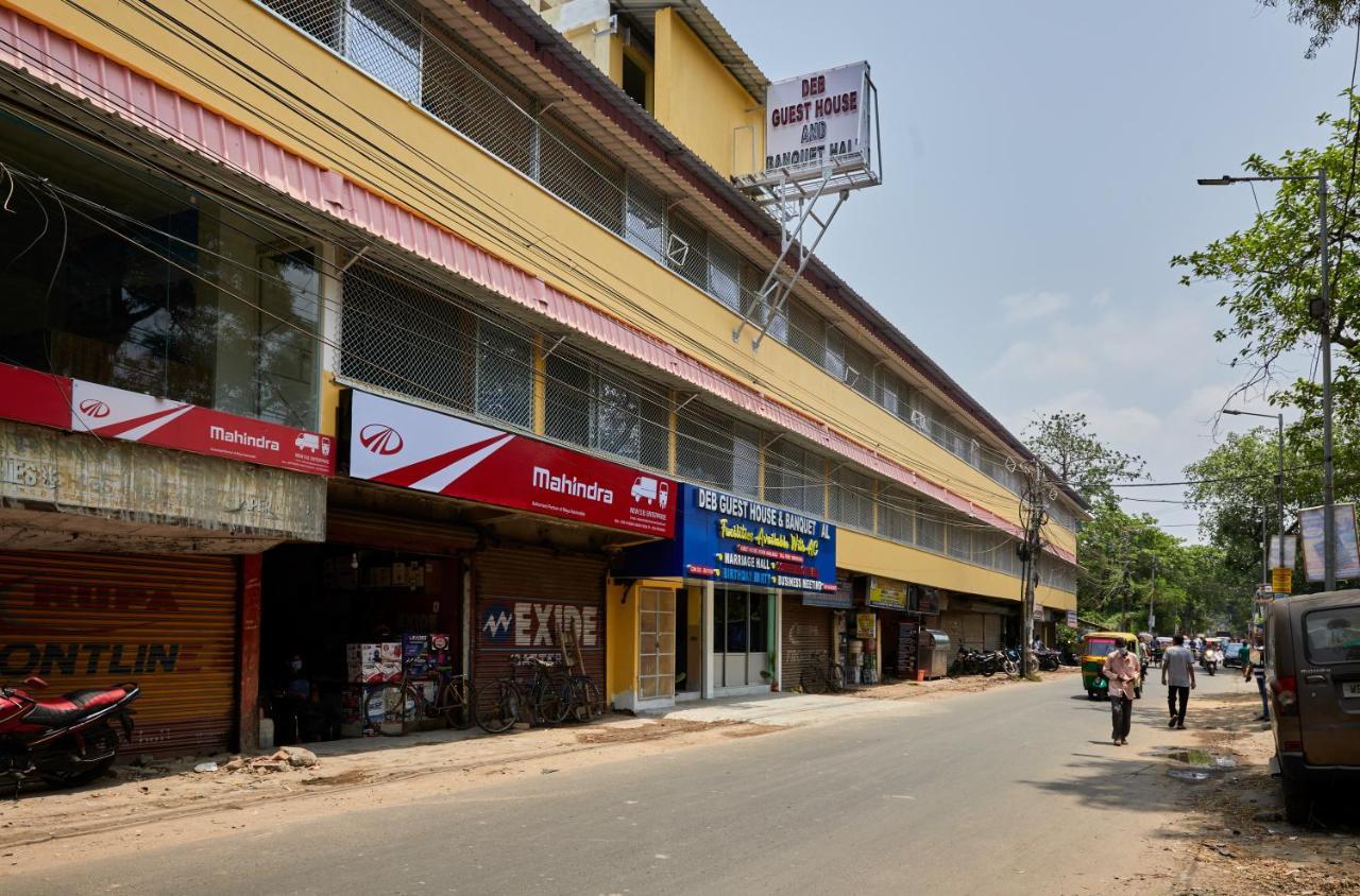Deb And Banquet Hall Guest house Kolkata
